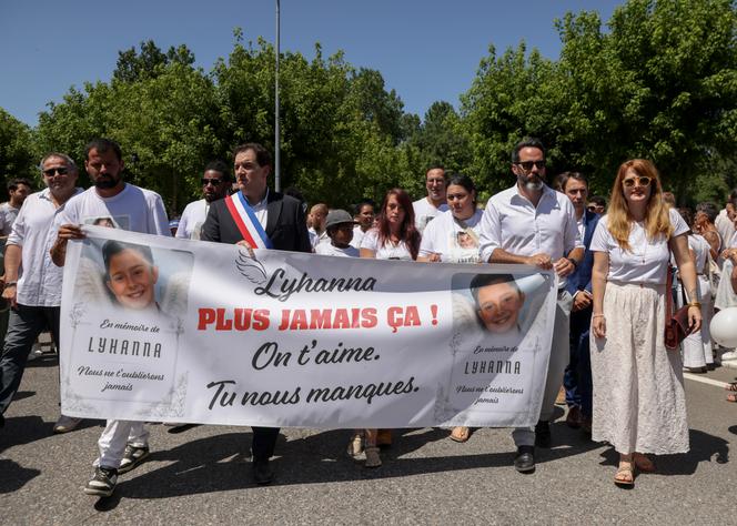 Mort de Lyhanna : la marche blanche en hommage à la collégienne de 11 ans a rassemblé 6 000 personnes à Fleurance, dans le Gers, selon la préfecture