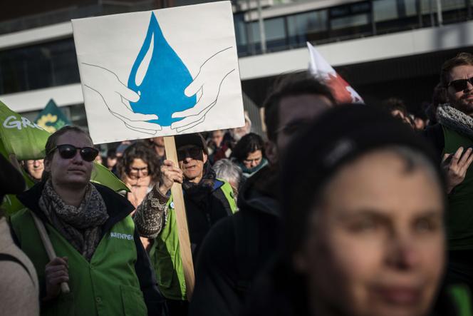 Rassemblement pour défendre la qualite de l'eau, à Rennes, le 9 janvier 2026.