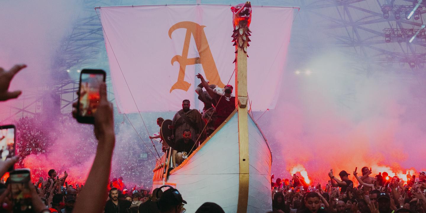 Alonzo, cousin de Soprano, conquiert le Stade Vélodrome à bord de son drakkar