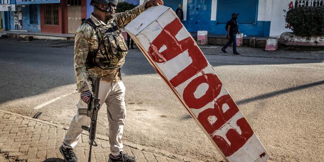 Ebola : violent bras de fer autour d’un centre de 