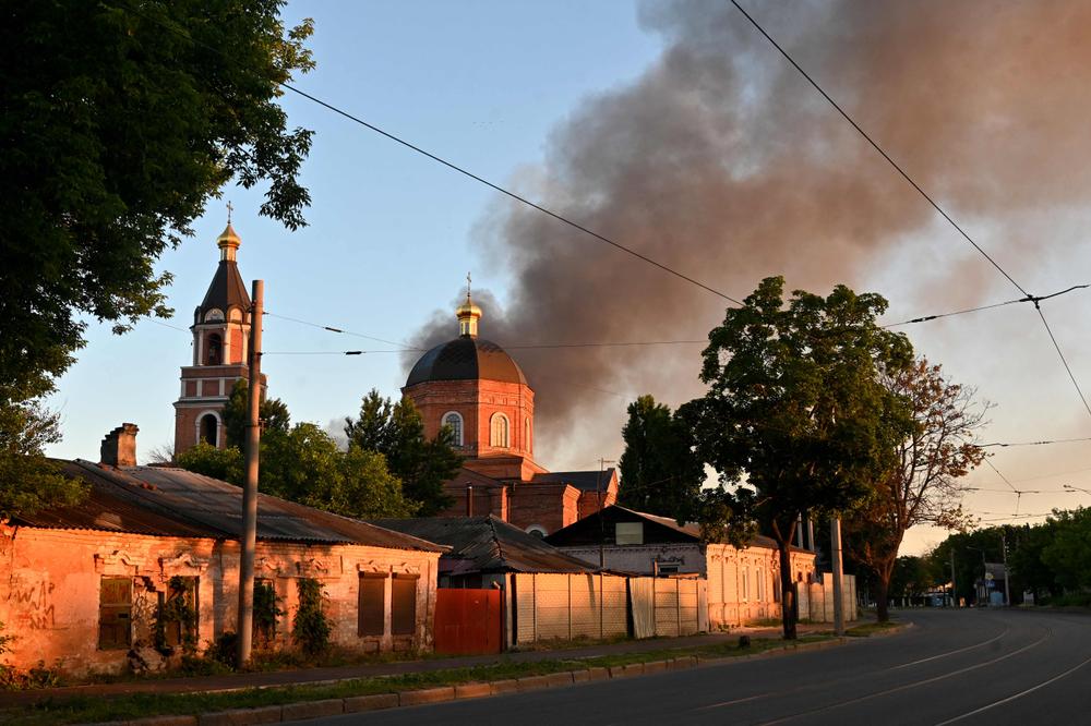A la suite d’un raid aérien à Kharkiv, le 10 juin 2026. - SERGEY BOBOK/AFP