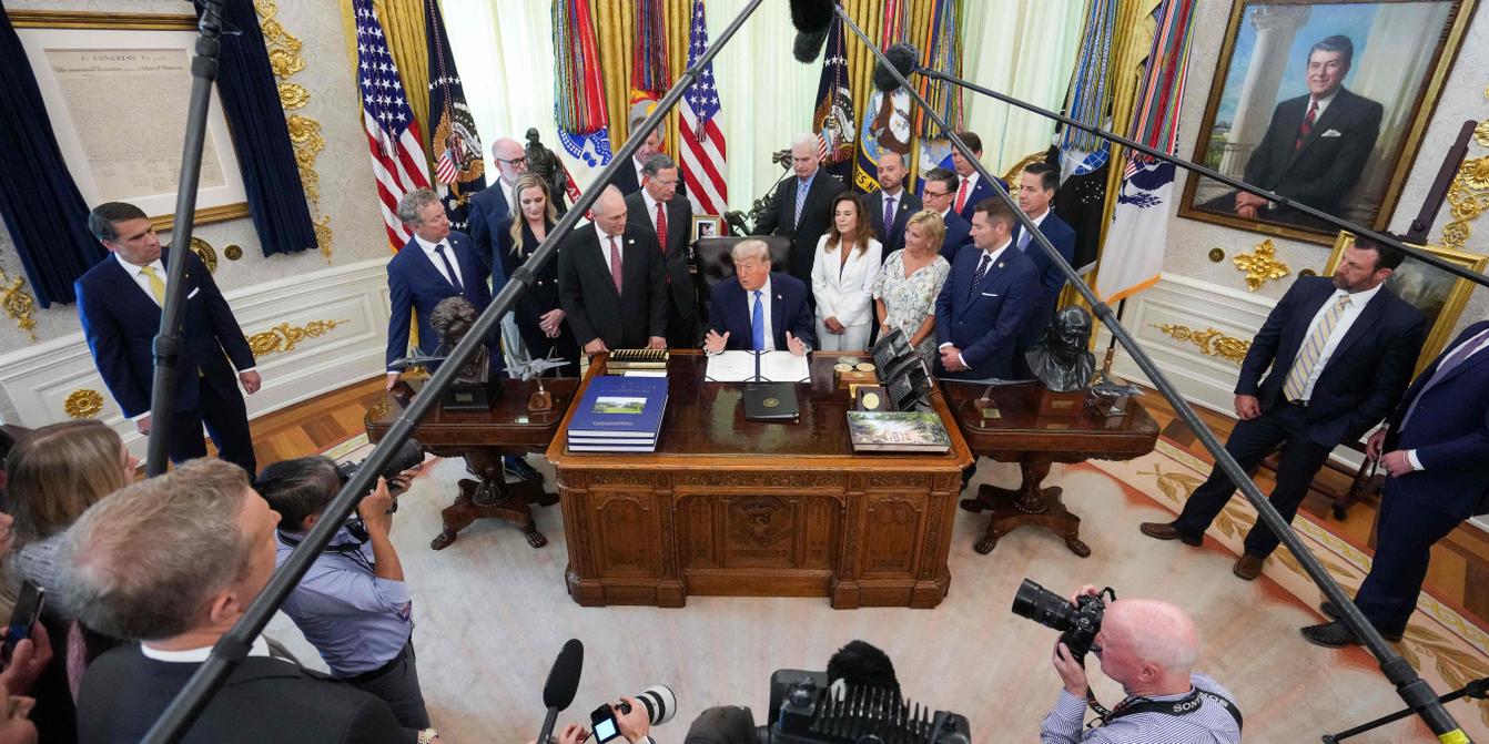 The US president’s dozens of public statements since the beginning of the war in Iran, launched on February 28, reveal inconsistency reflecting his strategic hesitation and an element of improvisation.