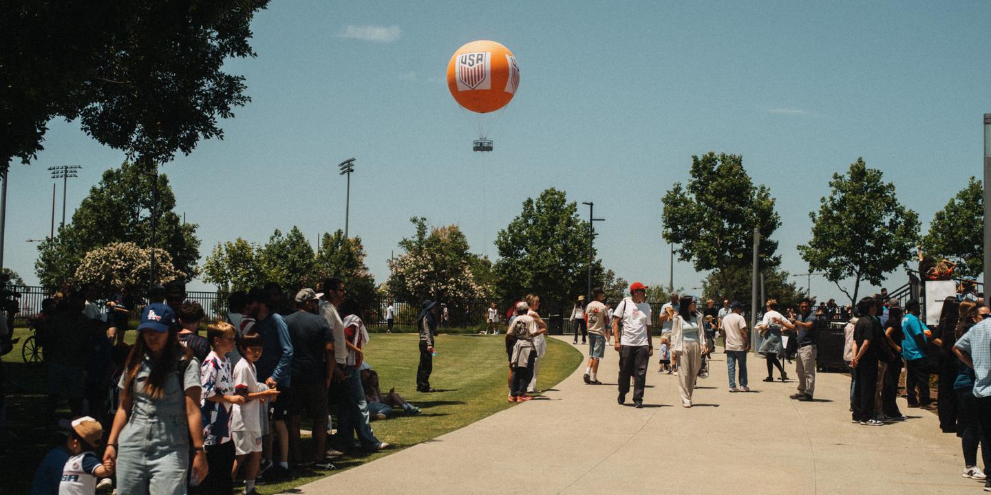 https://img.lemde.fr/2026/06/10/534/0/4500/2250/1440/720/60/0/4d954fd_upload-1-zvlufqqaxmni-usmnt-training-irvine-0626-lemonde-maxknight-195.jpg