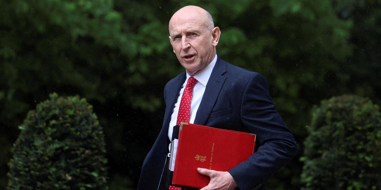 Démission du ministre de la Défense britannique, critique le plan militaire de Starmer