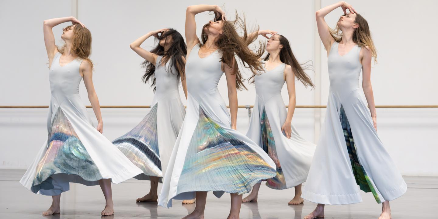 Carolyn Carlson emmène le ballet de l'Opéra du Capitole dans l'azur à Toulouse