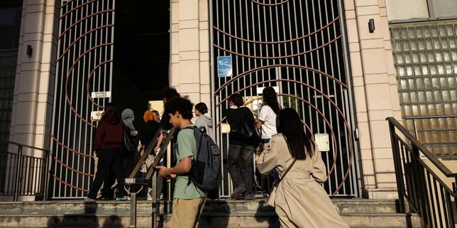 EN DIRECT, bac 2026&nbsp;: «&nbsp;Je passe la physique aujourd’hui, alors je prie pour que le sujet difficile tombe demain&nbsp;», découvrez les sujets après 9&nbsp;heures