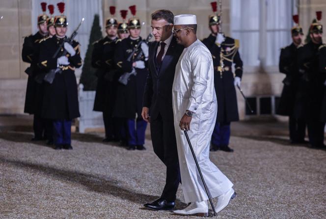 Emmanuel Macron et Mahamat Idriss Déby, le président du Tchad, à l’Elysée, à Paris, le 29 janvier 2026. 