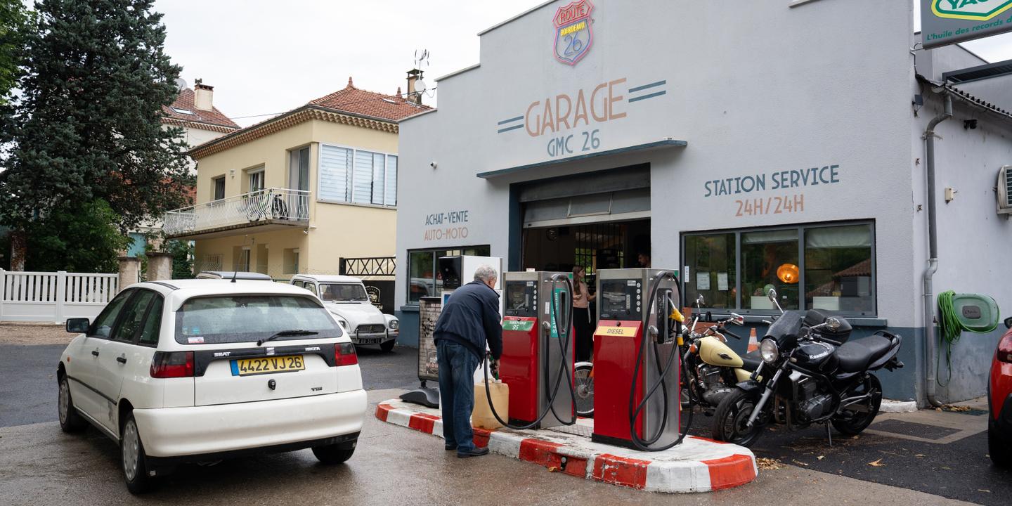 Les prix de l'essence et du gazole baissent dans les stations-service