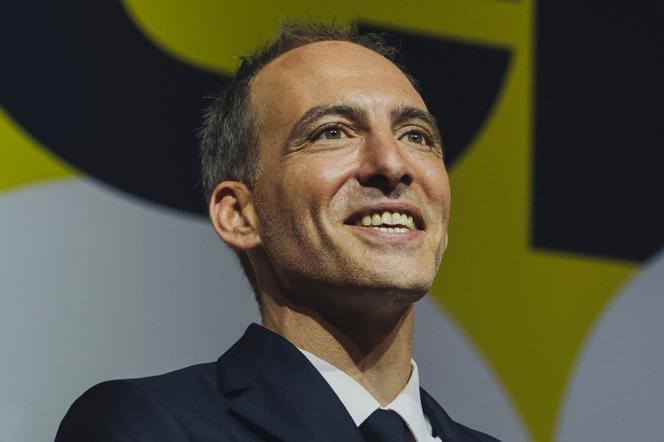 Rapha&euml;l Glucksmann, copr&eacute;sident de Place publique et d&eacute;put&eacute; europ&eacute;en, lors d&rsquo;un meeting &agrave; Aubervilliers (Seine-Saint-Denis), le 13 juin 2026. - MARIE MAGNIN/DIVERGENCE POUR &laquo;&nbsp;LE MONDE&nbsp;&raquo;