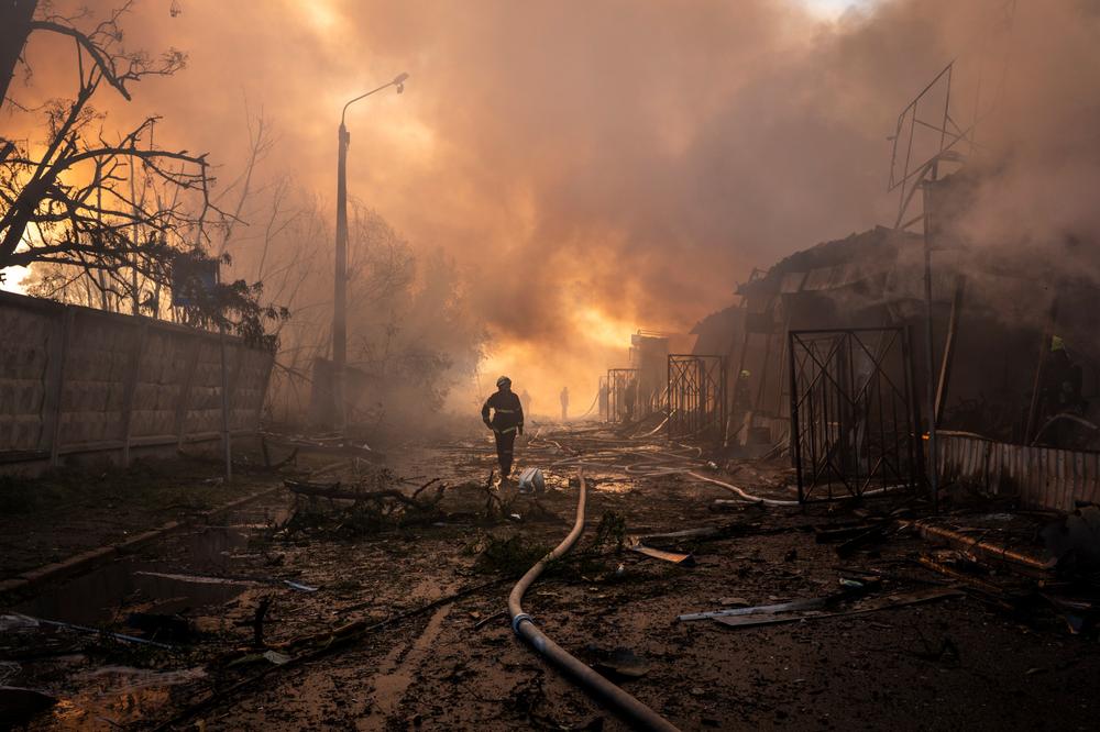  - DAN BASHAKOV/AP