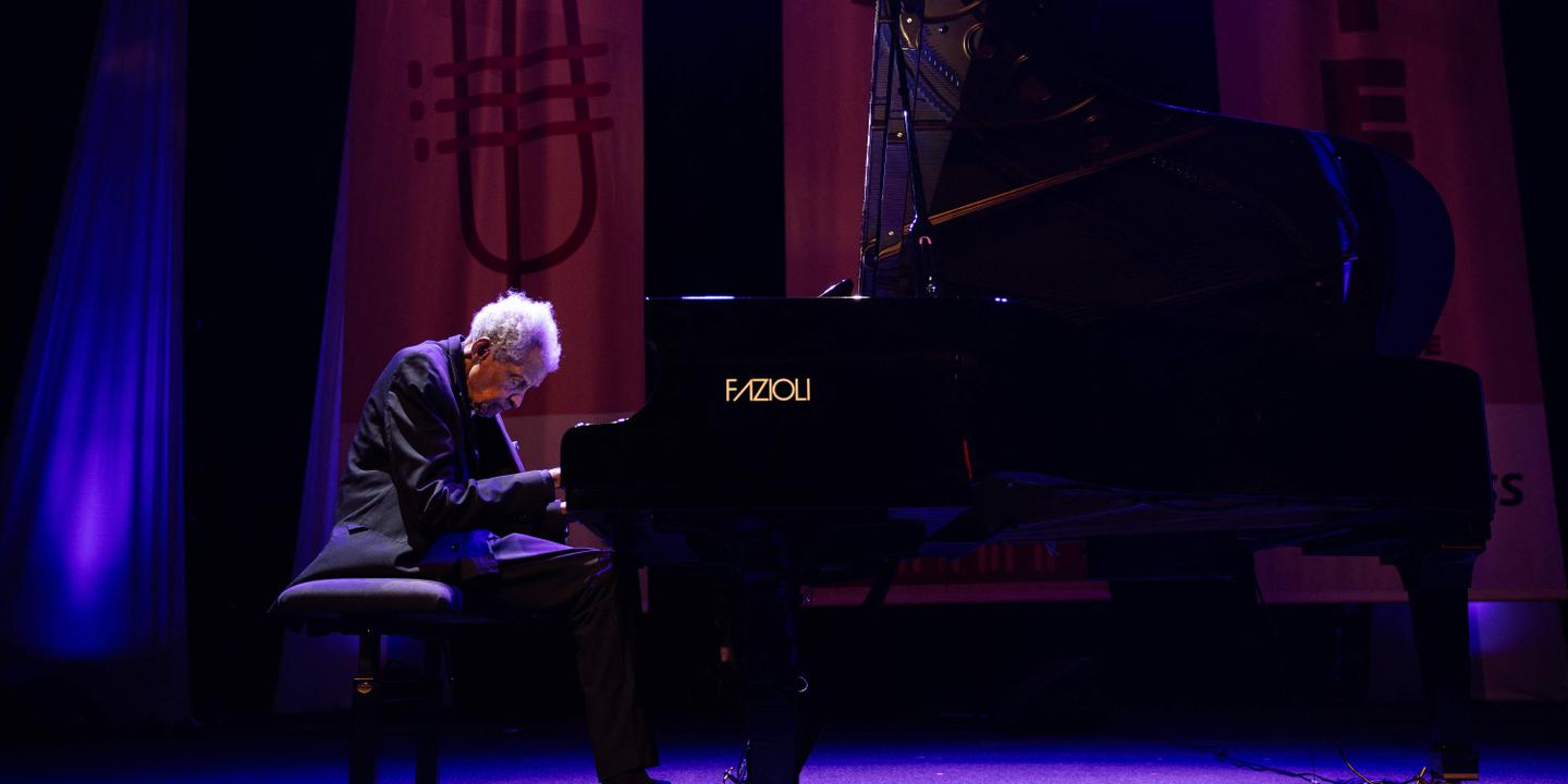 Mort d'Abdullah Ibrahim, légende du jazz sud-africain exilé