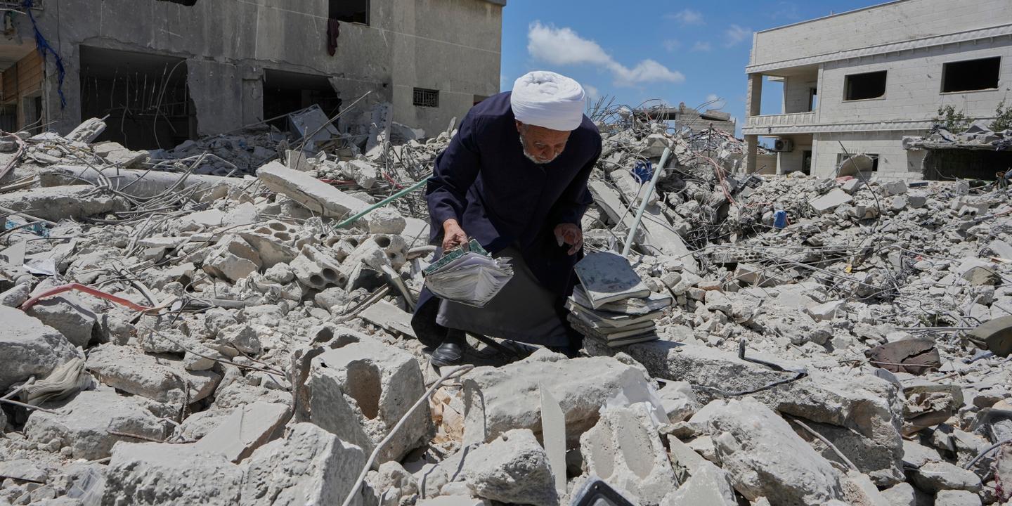 Dans le sud du Liban, sur un champ de ruines, le Hezbollah revendique la victoire face à Israël