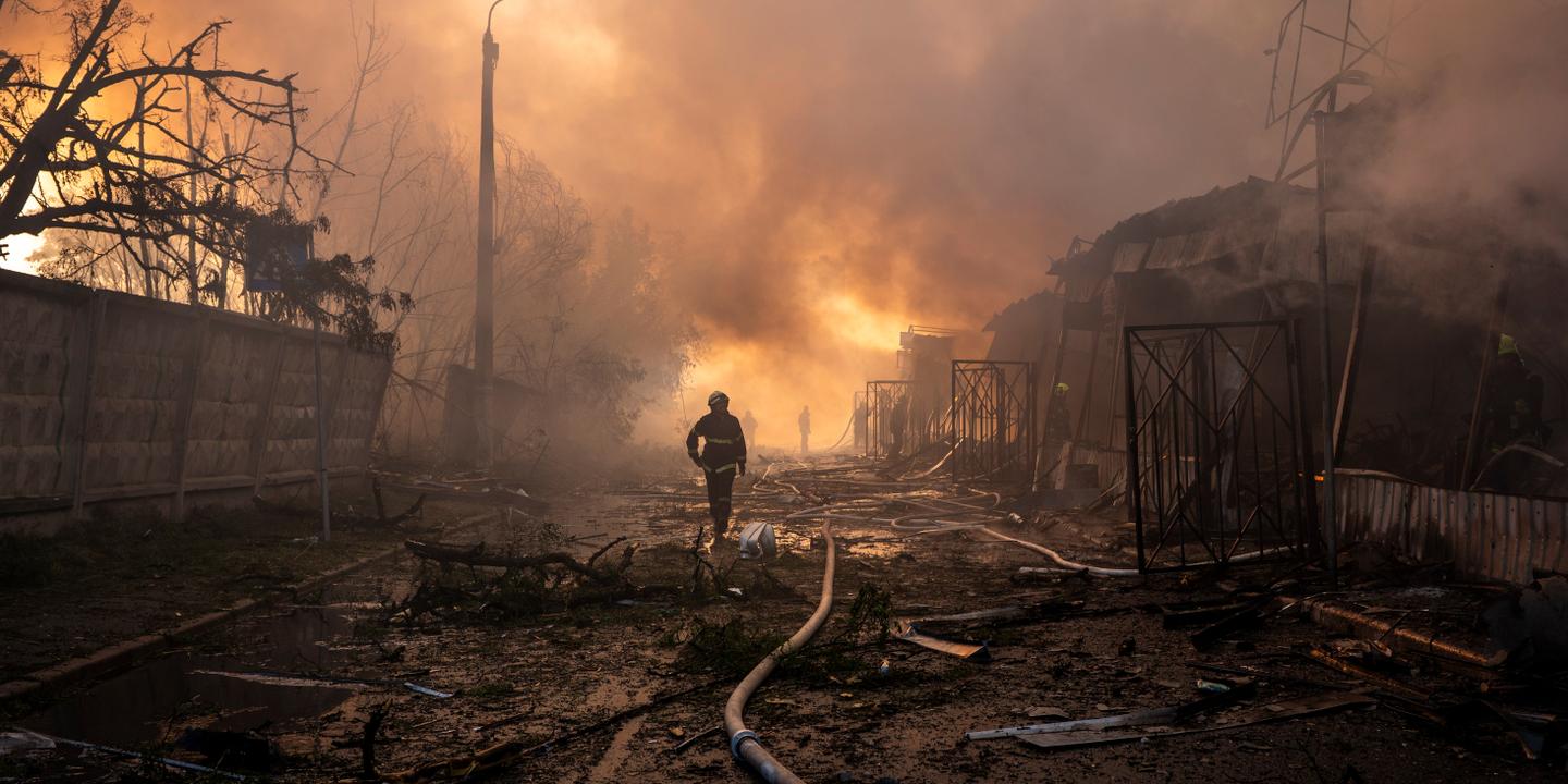 Frappes russes massives en Ukraine : au moins 10 morts, Zelensky interpelle le G7