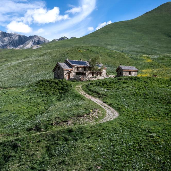Le refuge du pic du Mas de La Grave (Hautes-Alpes), situ&eacute; &agrave; 1&nbsp;944&nbsp;m&egrave;tres d&rsquo;altitude, le 2&nbsp;juin 2026. - PABLO CHIGNARD POUR &laquo;&nbsp;LE MONDE&nbsp;&raquo;
