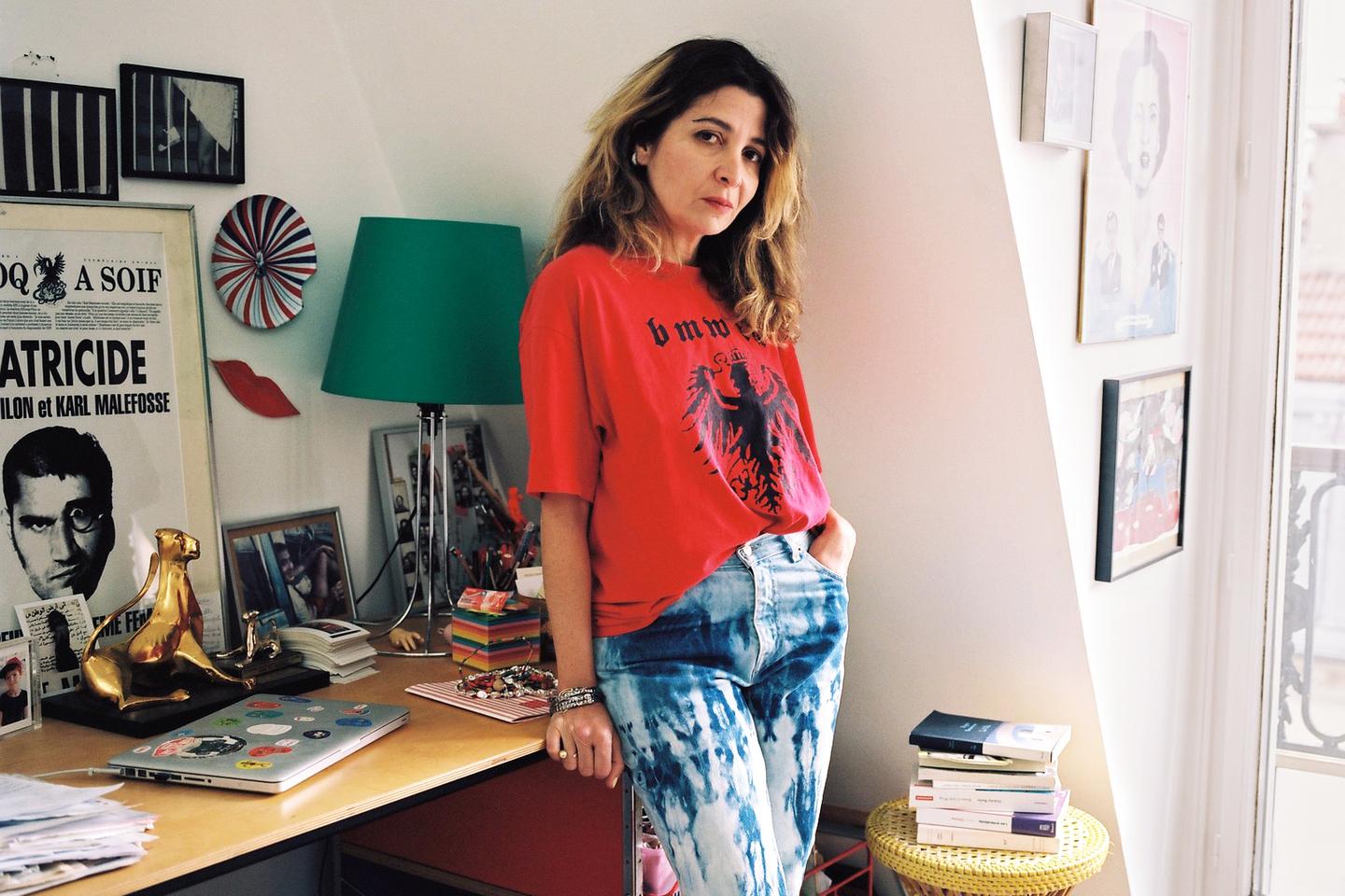 Hacer existir un país imposible de filmar: la directora franco-libanesa Danielle Arbid traslada Beirut a París en «Seuls les rebelles»