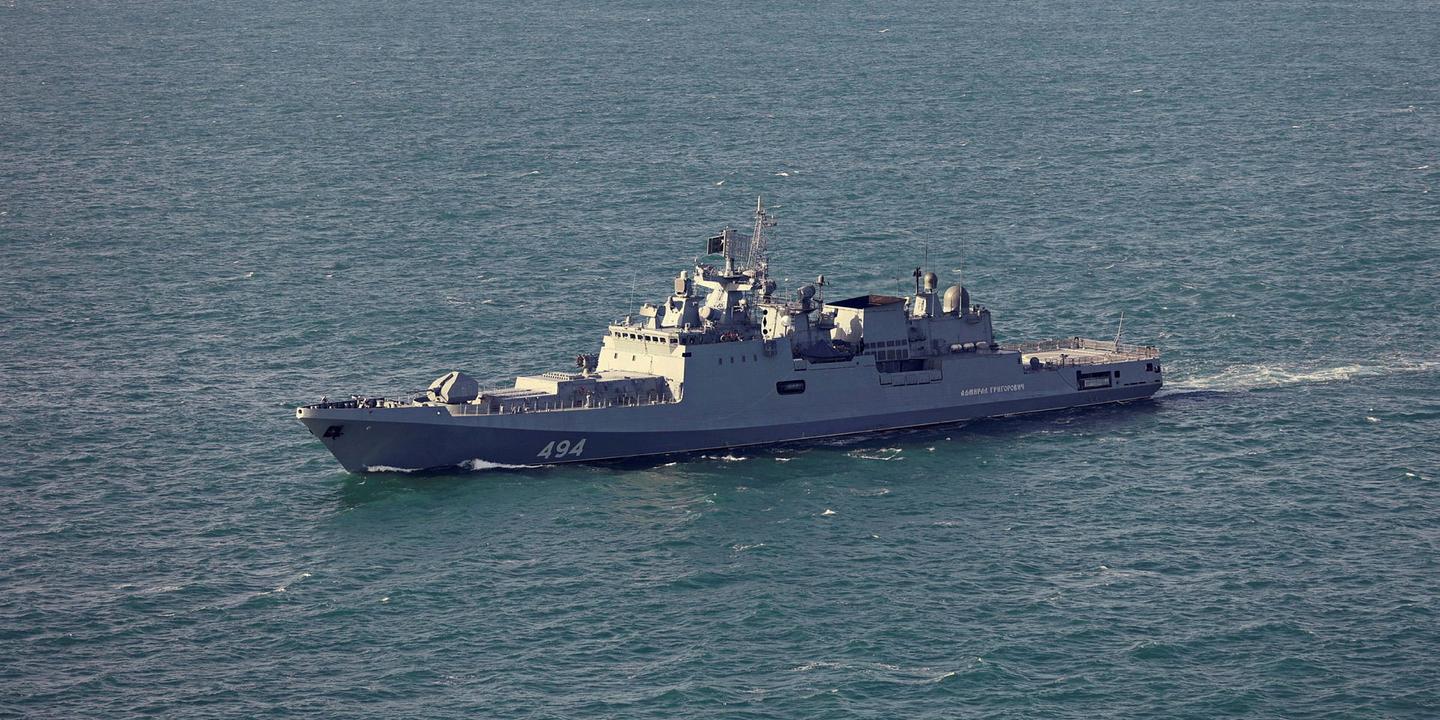 Un navire de guerre russe a tiré des coups de semonce en direction d’un yacht britannique dans la Manche