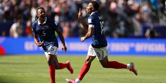 Kylian Mbappé leads France to a solid victory over Senegal in their World Cup opener