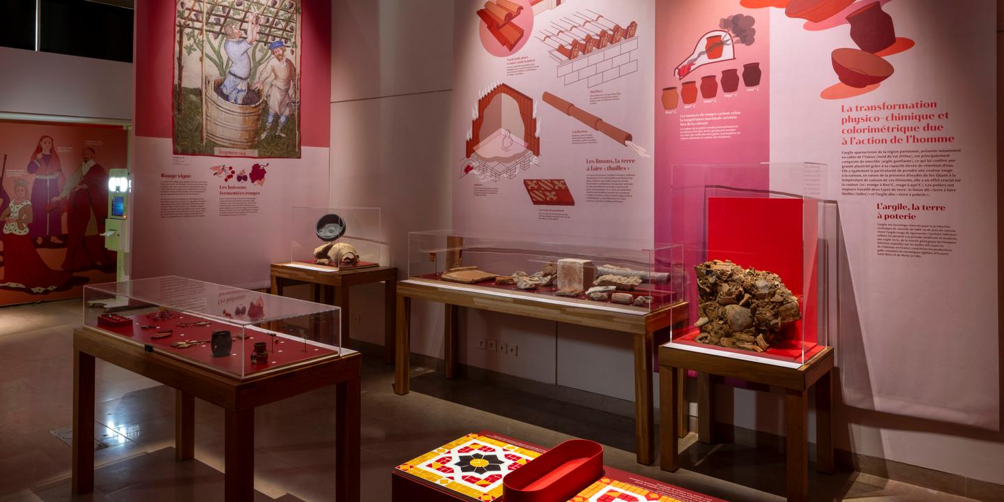 Le rouge, objet archéologique des grottes ornées au symbole révolutionnaire