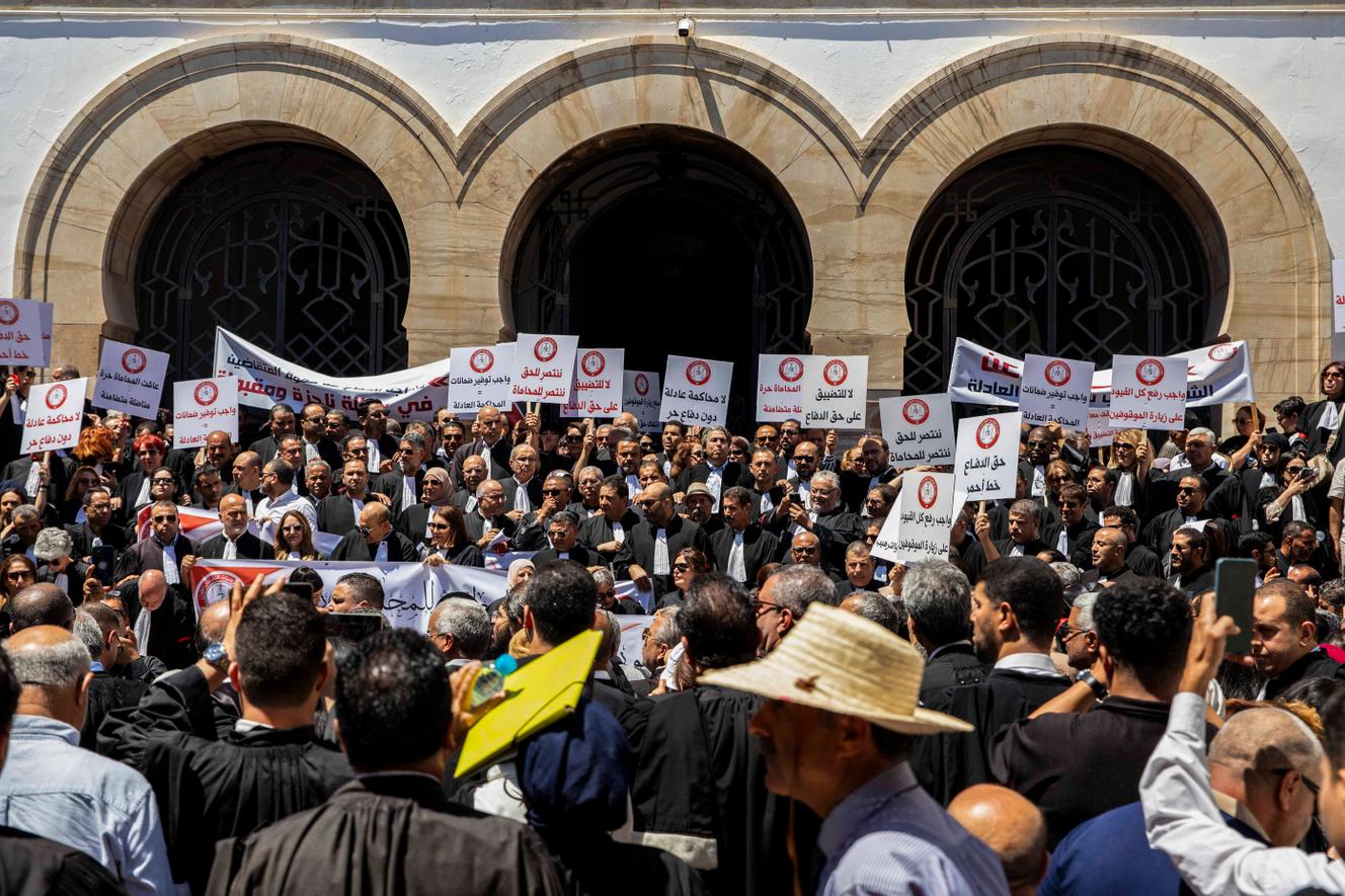 « Il n’y a plus de justice en Tunisie » : les avocats en grève contre la mise sous tutelle de leur profession