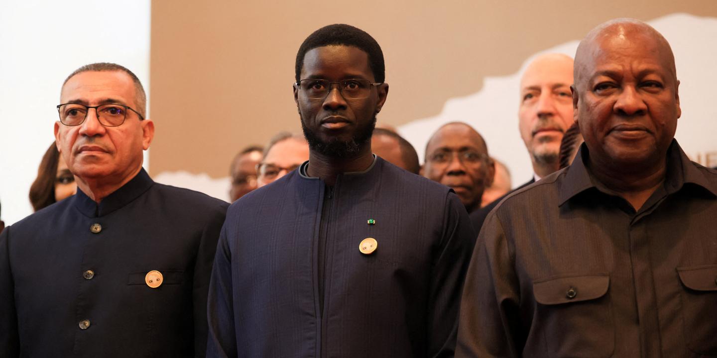 Au Sénégal, le président Bassirou Diomaye Faye poursuit son émancipation