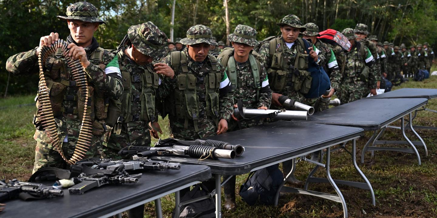Colombie : une centaine de guérilleros déposent les armes avant la présidentielle