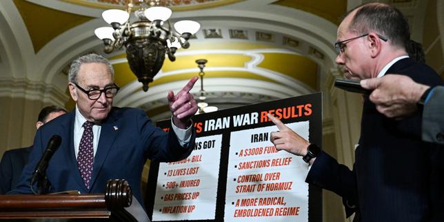 Le leader de la minorité démocrate au Sénat, Chuck Schumer, lors d’une conférence de presse, à Washington, le 23 juin 2026.