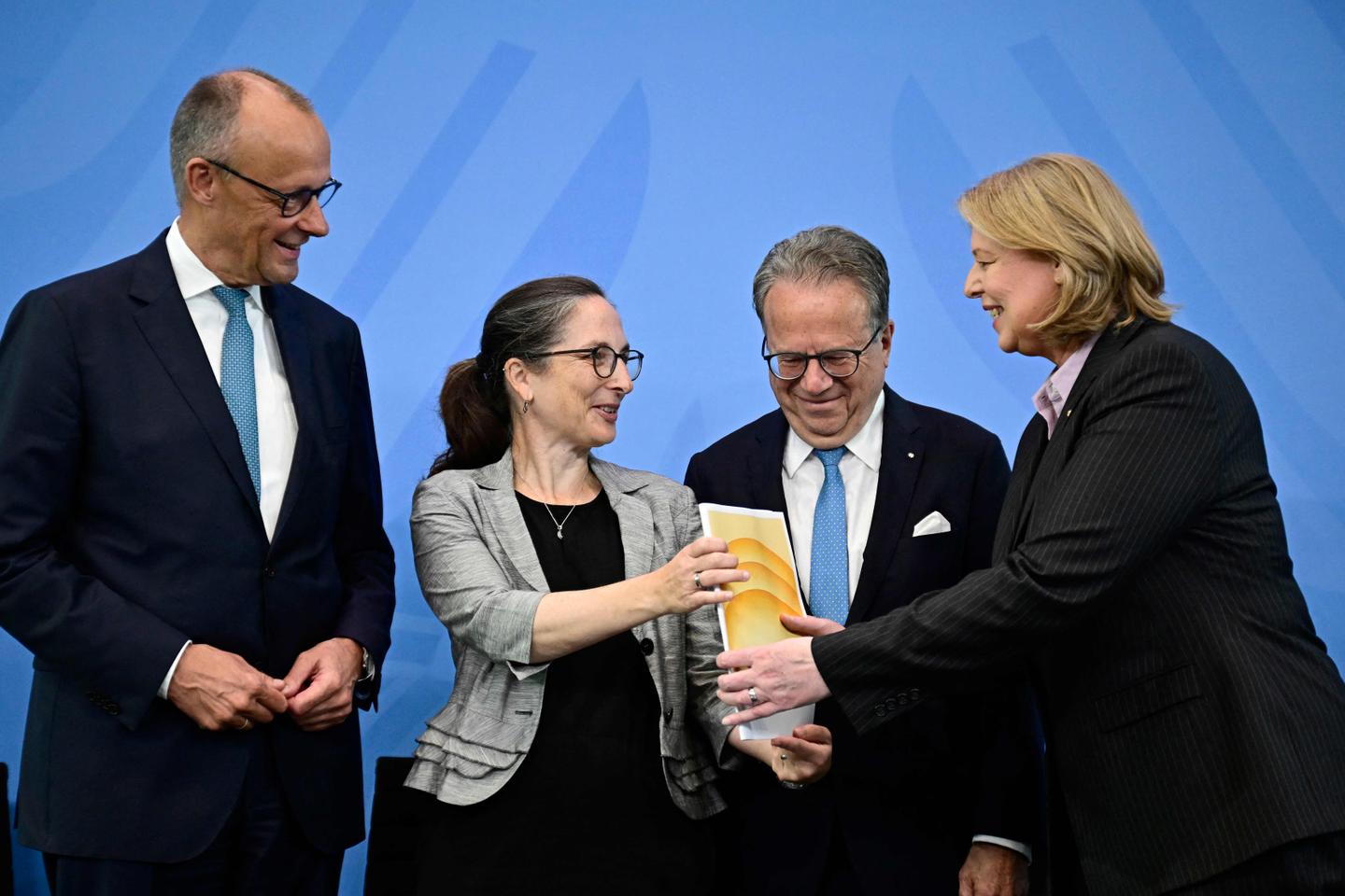 In Germany, debate heats up over mandatory pension fund component