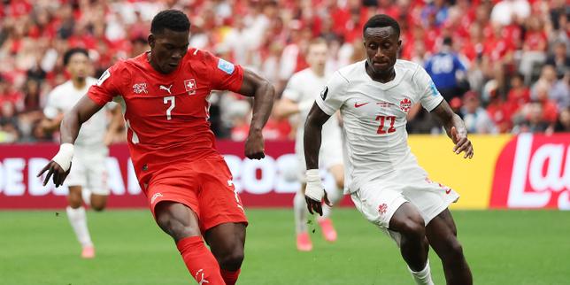 EN DIRECT, Suisse-Canada : les deux sélections visent la première place de leur groupe, et se livrent un duel engagé en première période