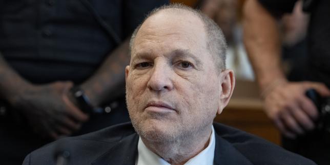 Affaire Harvey Weinstein : la justice abandonne les poursuites dans une affaire de viol après trois procès sans verdict