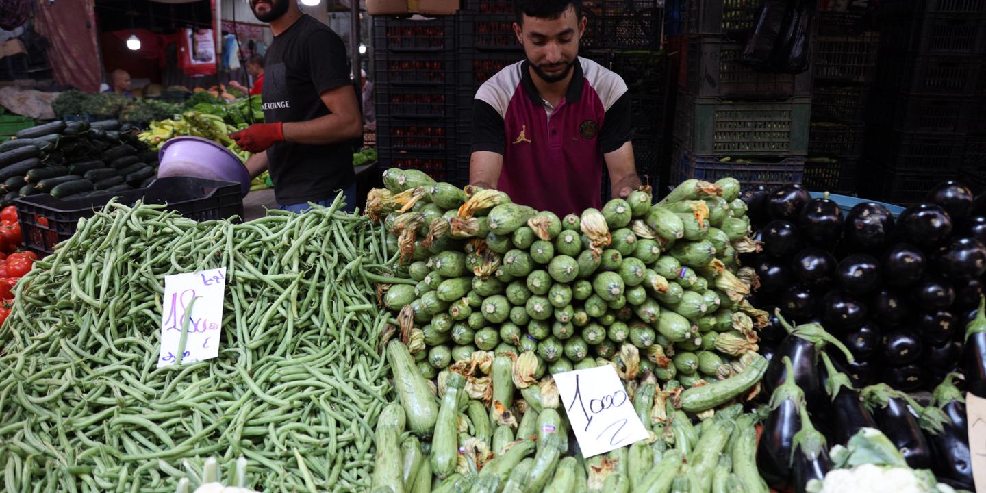 « Pour changer un simple pneu, il faut attendre son tour pendant des semaines » : en Algérie, la vie chère pèse sur le moral des familles