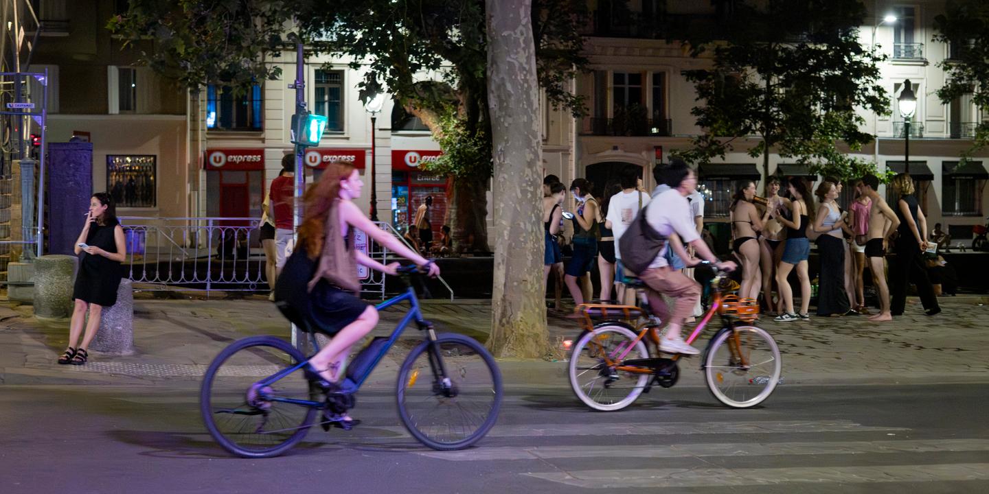 https://img.lemde.fr/2026/06/25/832/0/4000/2000/1440/720/60/0/4e58f3a_upload-1-d22nqlpyepmu-raf-paris-canicule-nocturne-023.JPG