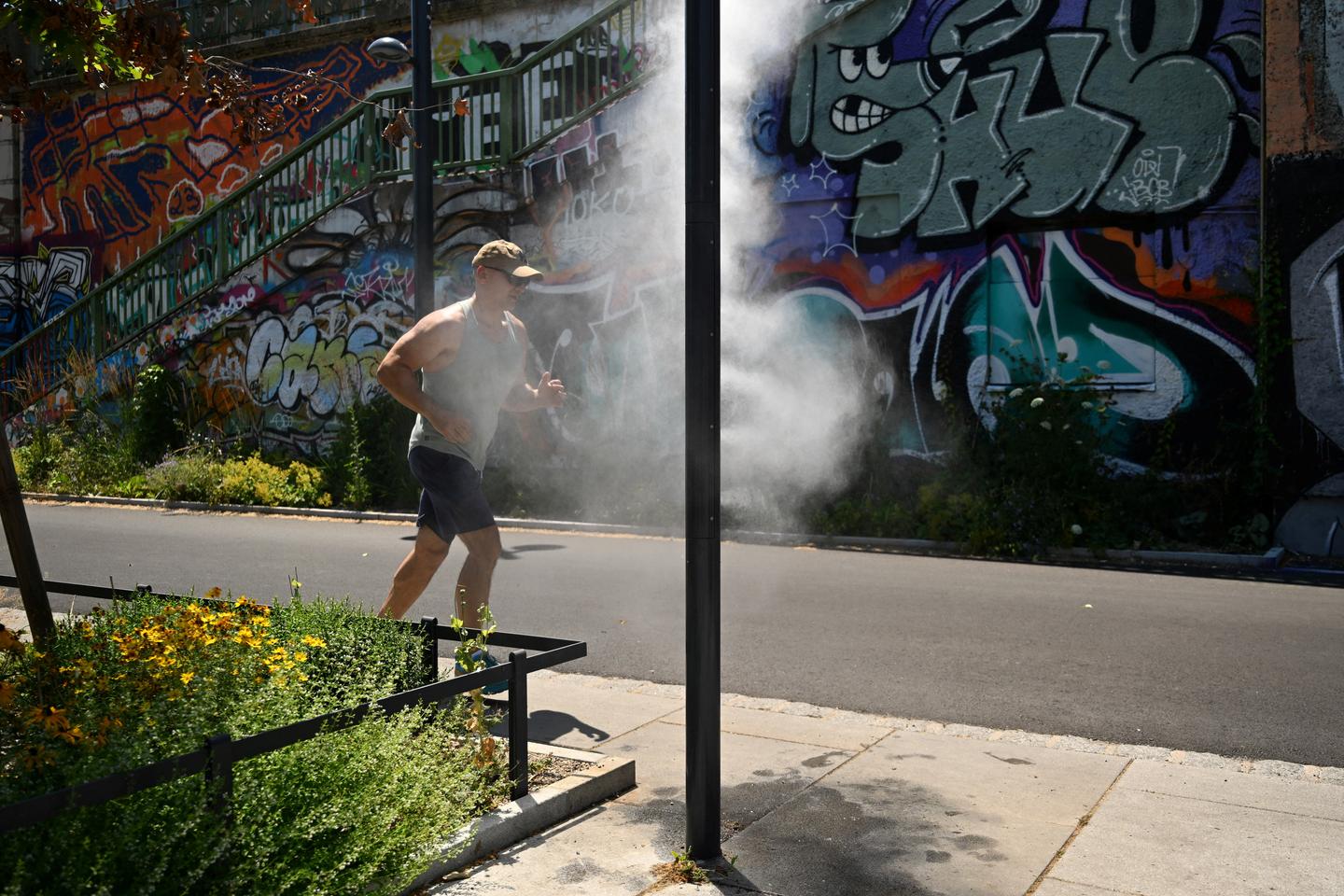 https://www.lemonde.fr/sciences/article/2026/07/07/comment-adapter-son-activite-physique-aux-episodes-de-canicule_6721410_1650684.html social preview image
