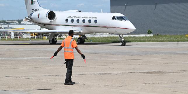 « Les collègues cuisent sous l’avion » : pendant la canicule, des conditions de travail étouffantes sur les pistes et le tarmac des aéroports parisiens