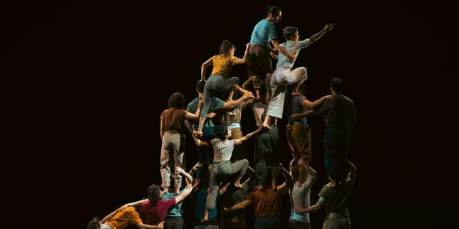 «&nbsp;Le Pas du Monde&nbsp;», spectable créé en 2025&nbsp;par la collectif XY.