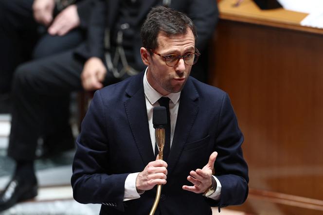 Mathieu Lefèvre, secrétaire d’Etat chargé de la transition écologique, s’exprime lors de la séance de questions au gouvernement à l’Assemblée nationale à Paris, le 30 juin 2026.  - ALICE SACCO/REUTERS