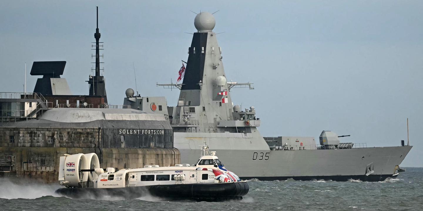 Le Royaume-Uni annonce un budget militaire de 300 milliards de livres pour moderniser ses forces armées