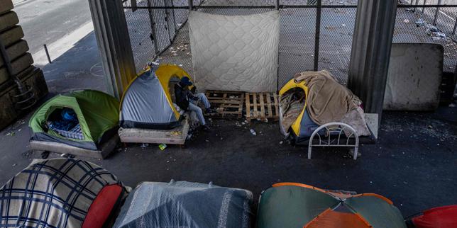 Le taux de pauvreté en France métropolitaine reste stable, à 15,4 % en 2024, son plus haut niveau jamais mesuré