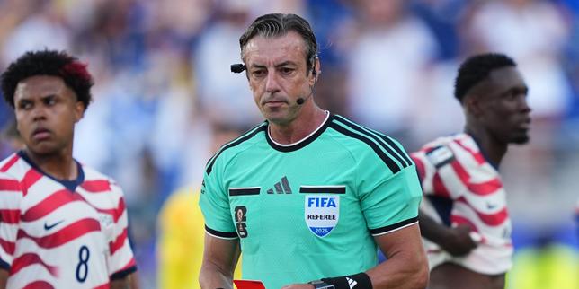 Coupe du monde 2026 : plusieurs décisions de la FIFA fragilisent des arbitres déjà sous pression