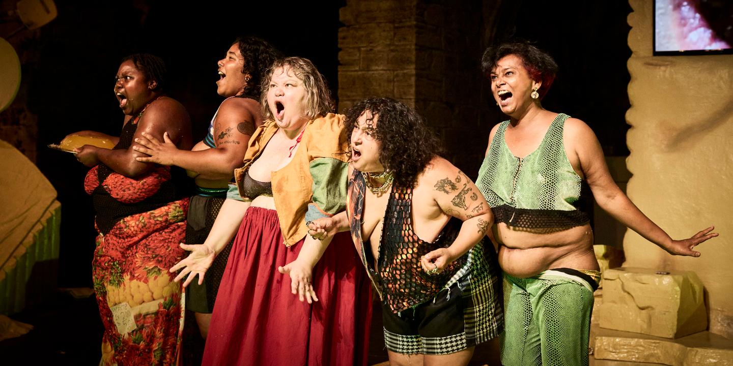 Festival d'Avignon : Rebecca Chaillon plonge dans le capharnaüm artistique avec « La Parabole du seum »