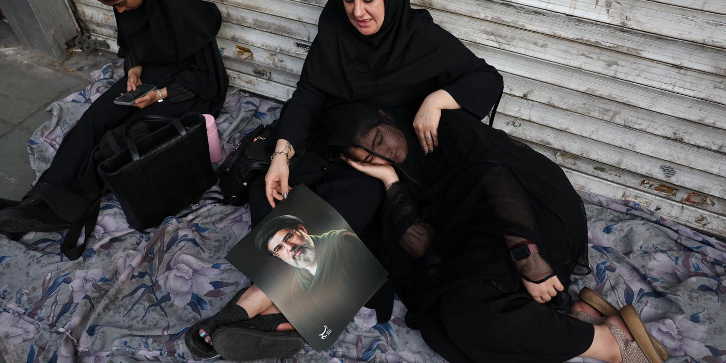 Iran : aux funérailles de Khamenei, l'absence remarquée de son fils Mojtaba