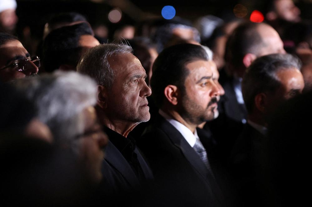 Le président iranien Masoud Pezeshkian (au centre), lors des funérailles de l’Ayatollah Ali Khamenei, à Najaf (Irak), le 7 juillet 2026. - IRAN'S PRESIDENTIAL WEBSITE/REUTERS
