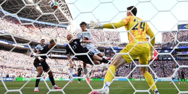 EN DIRECT, Etats-Unis - Belgique : des Diables rouges dominateurs mènent face à Team USA grâce à un doublé de Charles De Ketelaere
