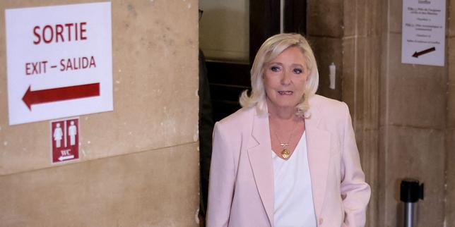 EN DIRECT, procès en appel de Marine Le Pen : la cheffe de file des députés RN est condamnée à trois ans de prison, dont deux avec sursis, et 45 mois d’inéligibilité, dont 30 avec sursis