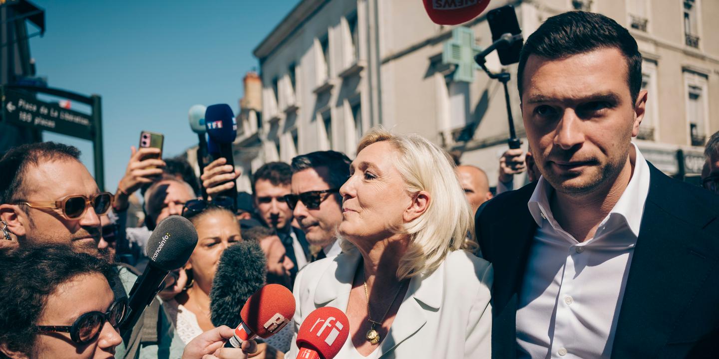 Présidentielle 2027 : le RN se divise sur le voile, Marine Le Pen envisage un référendum