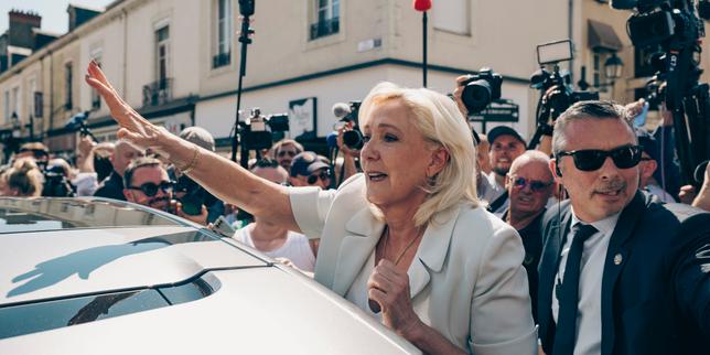 Présidentielle 2027 : le référendum constitutionnel de Marine Le Pen, « un coup d’Etat sur le fond et sur la forme »