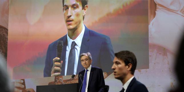 La famille de Bernard Arnault reprend la place de numéro un des 500 plus grandes fortunes de France, selon « Challenges »