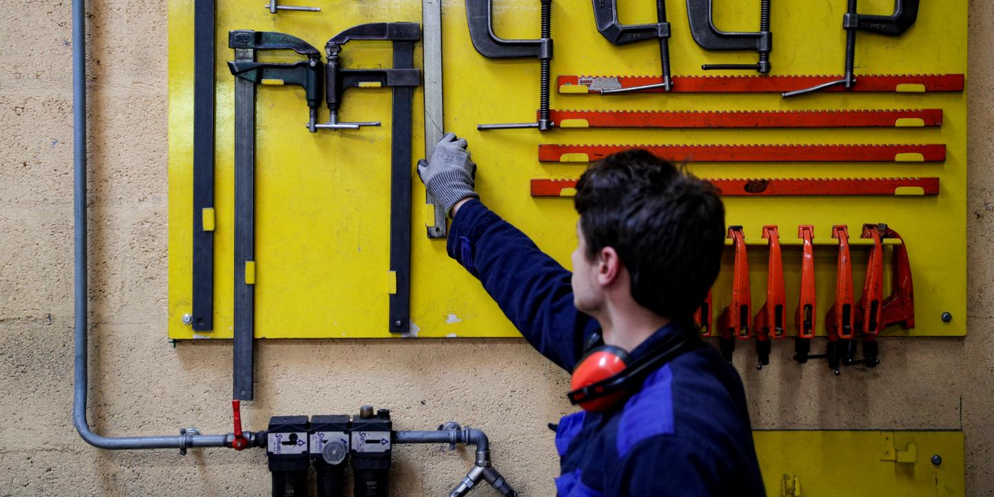 L'apprentissage recule : un symbole de la crise de l'emploi