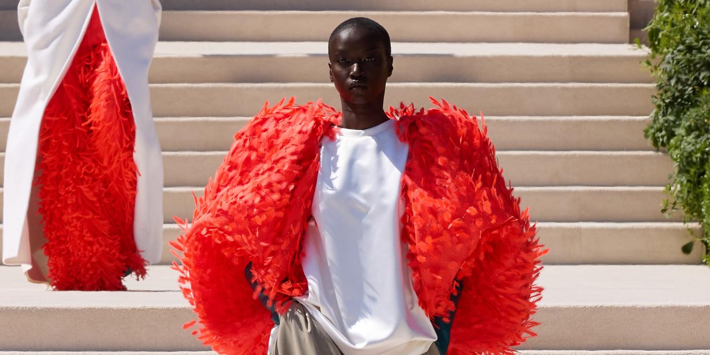 Balenciaga et Gaultier : le volume s'invite dans la mode