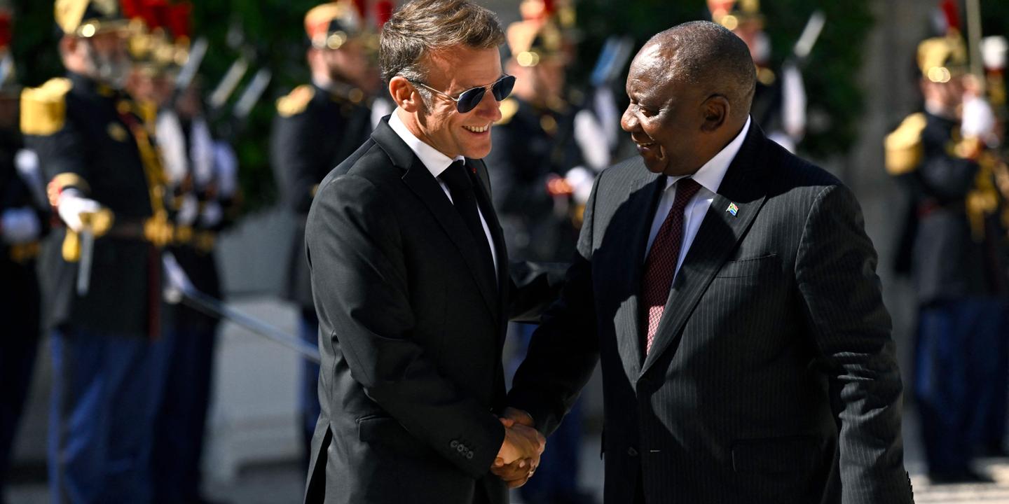 Le président sud-africain, Cyril Ramaphosa, bousculé sur la scène diplomatique africaines’offre un répit à Paris