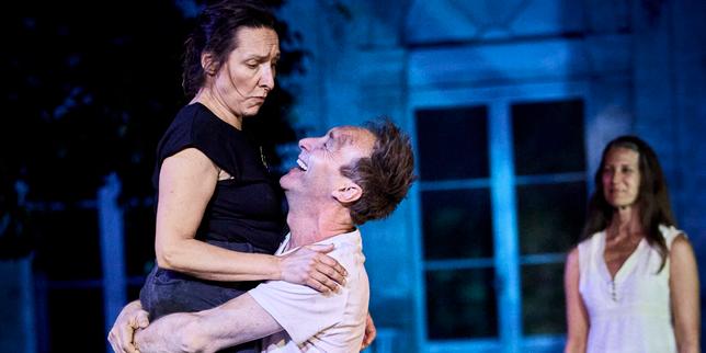 Festival d’Avignon : Avec « Le Deuil sied à Electre », Gwenaël Morin emmène les Atrides en Amérique